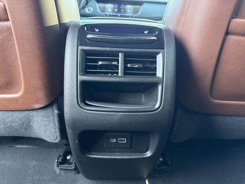 Used 2020 Cadillac XT5 Premium Luxury FWD image 16