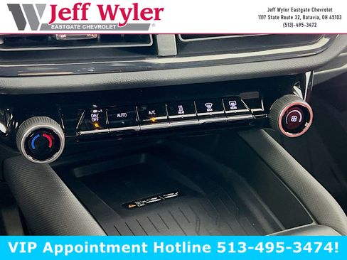 New 2025 Chevrolet Equinox EV RS image 11