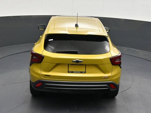 Used 2024 Chevrolet Trax RS w/ Sunroof Package FWD image 18