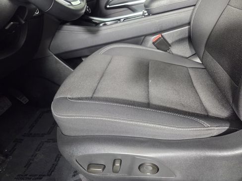 Used 2024 Chevrolet Traverse LT AWD/4WD image 11