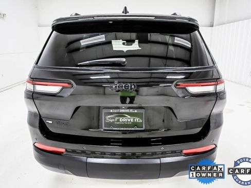 Used 2022 Jeep Grand Cherokee L Laredo image 5