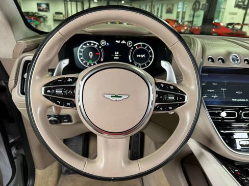 Used 2021 Aston Martin DBX image 21