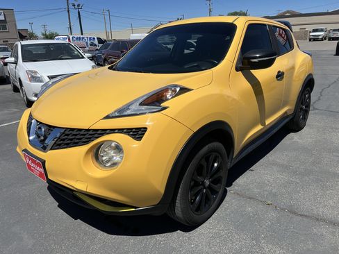 Used 2016 Nissan Juke SV FWD image 3