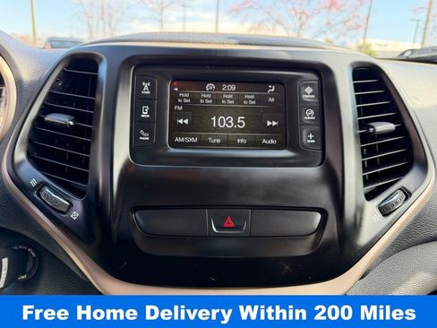 Used 2016 Jeep Cherokee Latitude image 22