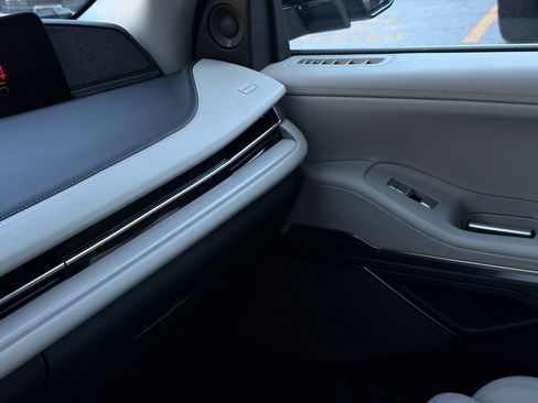 New 2026 Lincoln Navigator Reserve AWD/4WD image 36