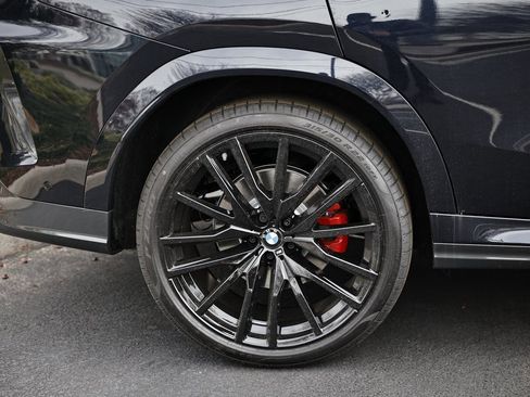 New 2026 BMW X6 xDrive40i w/ Climate Comfort Package image 6