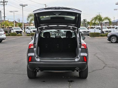 Used 2022 Ford Escape SE w/ SE Sport Appearance Package image 8