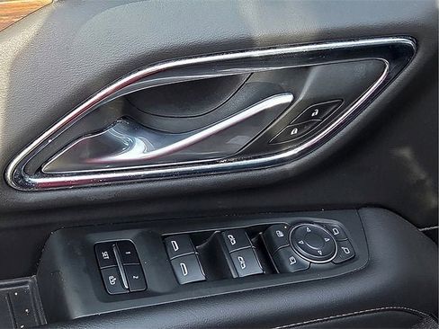 Certified 2022 Chevrolet Suburban High Country image 17