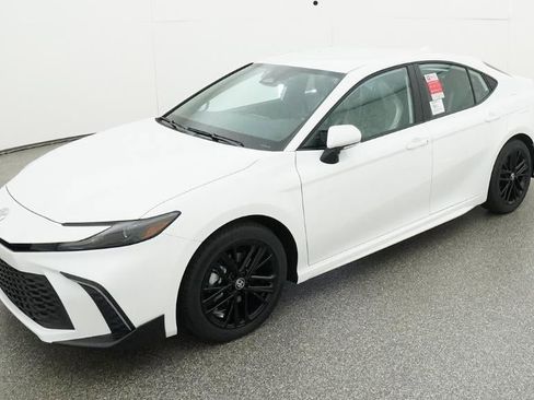 New 2026 Toyota Camry SE image 1