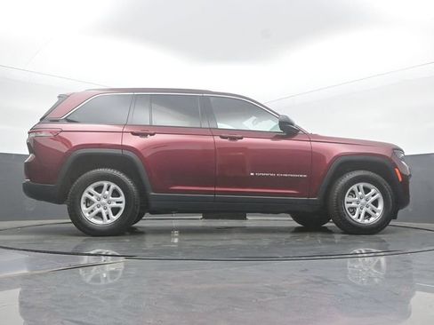 Used 2024 Jeep Grand Cherokee Laredo AWD/4WD image 50
