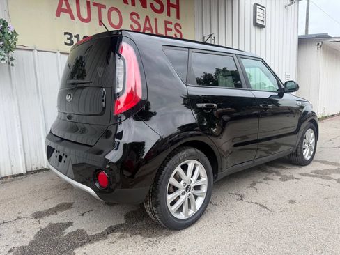 Used 2017 Kia Soul + FWD image 4