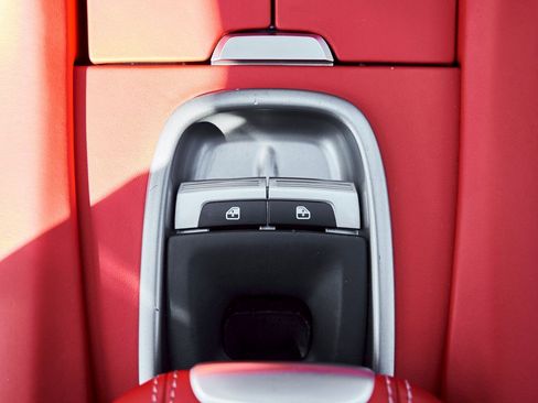 Used 2020 Ferrari GTC4Lusso V12 image 67