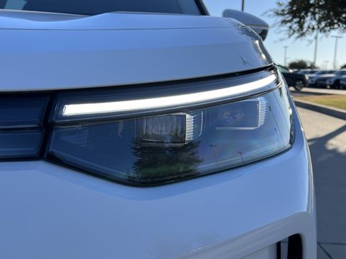 Certified 2025 Volkswagen Tiguan S image 6