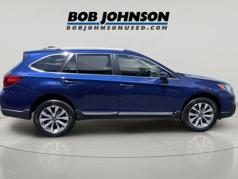 Used 2017 Subaru Outback 2.5i Touring AWD/4WD image 2