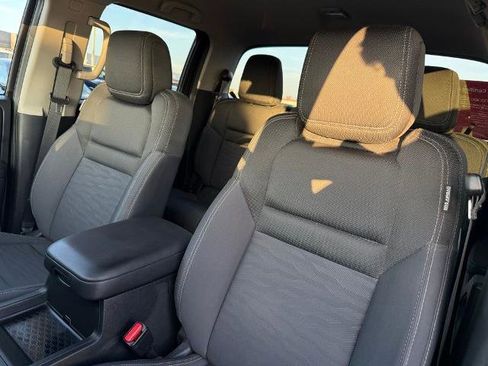 Certified 2023 Nissan Frontier SV w/ Graphics Package image 16