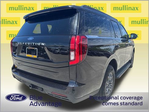 Used 2025 Ford Expedition Active RWD image 4