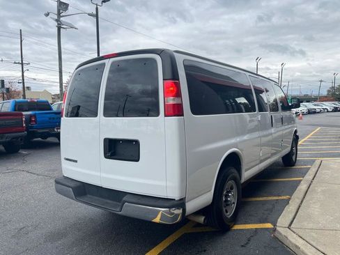 Used 2017 Chevrolet Express 3500 LT w/ LT Preferred Equipment Group image 7