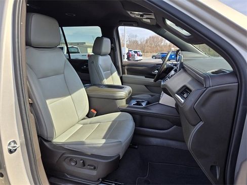 Used 2022 GMC Yukon SLT w/ SLT Luxury Package image 19