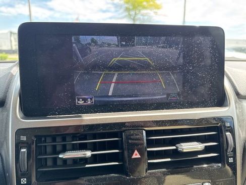 Used 2023 Lexus GX 460 Premium w/ Accessory Package AWD/4WD image 12
