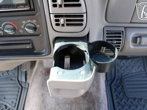 Used 1999 Chevrolet Tahoe Z71 w/ Preferred Equipment Group AWD/4WD image 29