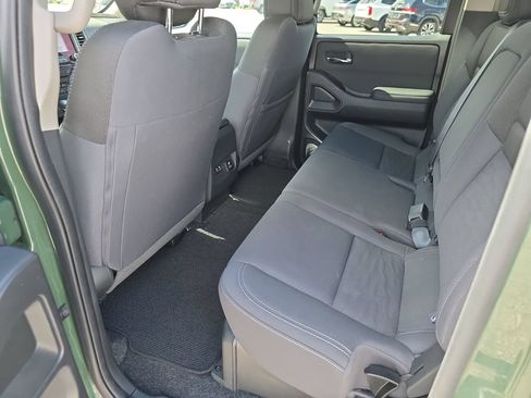 Used 2024 Nissan Frontier SV w/ SV Convenience Package RWD image 30