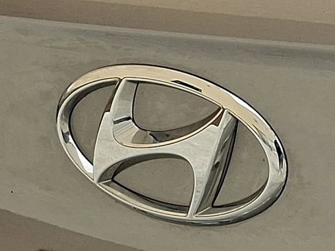 Certified 2026 Hyundai Venue SEL FWD image 29