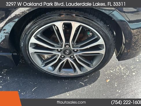 Used 2016 Hyundai Veloster Turbo w/ Option Group 04 FWD image 16