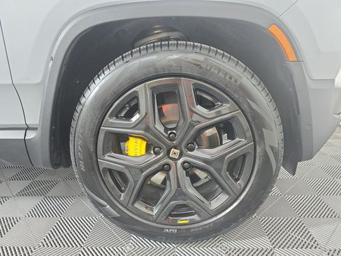 Used 2024 Rivian R1S Adventure AWD/4WD image 11