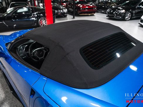Used 2015 Chevrolet Corvette Z06 w/ 3LZ Preferred Equipment Group RWD image 16