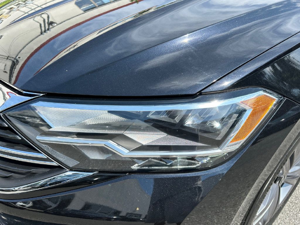 Used 2023 Volkswagen Jetta SE w/ Panoramic Sunroof Package FWD image 7