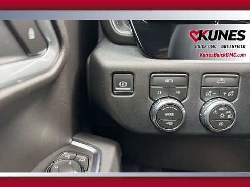 New 2026 GMC Sierra 1500 Elevation image 16
