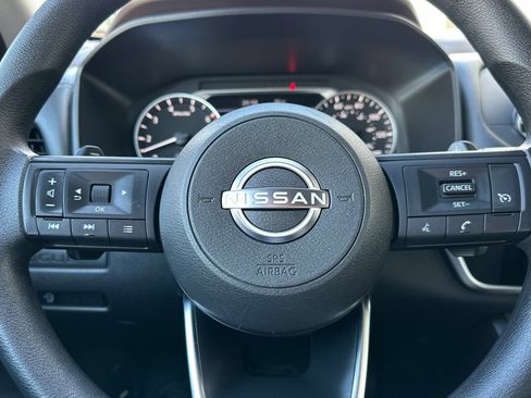 Used 2023 Nissan Rogue S FWD image 30