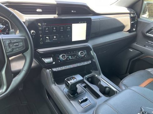 Used 2024 GMC Sierra 1500 AT4 w/ Technology Package AWD/4WD image 42