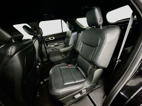 Used 2020 Ford Explorer XLT w/ Equipment Group 202A image 28