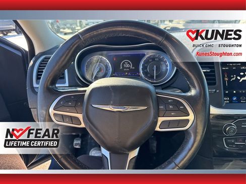 Used 2022 Chrysler 300 Touring RWD image 23