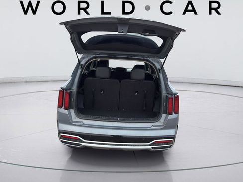 Used 2021 Kia Sorento S w/ Panoramic Sunroof Package image 9