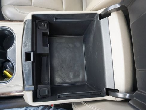 Used 2018 GMC Yukon XL SLT w/ Premium Edition image 35