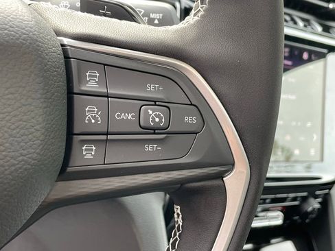 New 2025 Jeep Grand Cherokee L Altitude AWD/4WD image 32