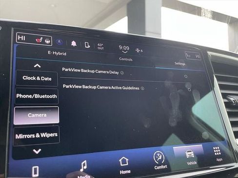 Used 2022 Chrysler Pacifica Touring-L image 27