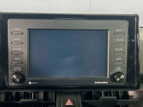 Used 2021 Toyota RAV4 XLE w/ Convenience Package image 21