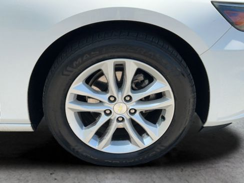 Used 2018 Chevrolet Malibu LT FWD image 23