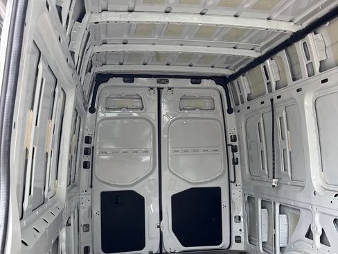 Used 2022 Mercedes-Benz Sprinter 2500 image 14