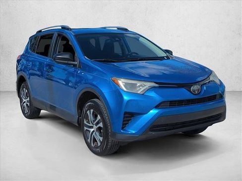 Certified 2018 Toyota RAV4 LE image 3