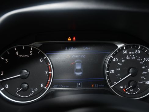 Used 2024 Nissan Altima 2.5 SV image 13