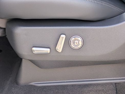 New 2026 Lincoln Navigator Reserve w/ Jet Appearance Package AWD/4WD image 25
