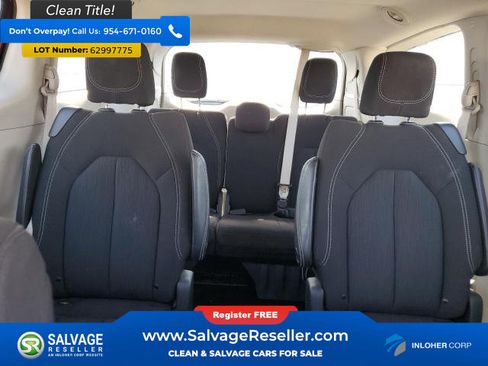 Used 2023 Chrysler Voyager LX FWD image 13