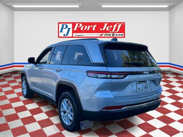 Certified 2025 Jeep Grand Cherokee Laredo X w/ Luxury Tech Group I AWD/4WD image 5