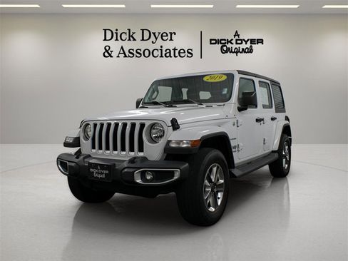 Used 2019 Jeep Wrangler Unlimited Sahara w/ Safety Group image 4