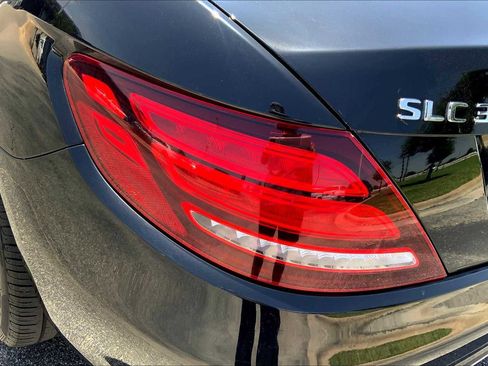 Used 2019 Mercedes-Benz SLC 300 image 25