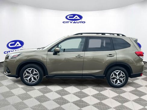 Used 2022 Subaru Forester Premium image 7